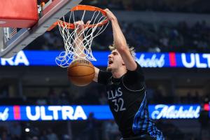 先抑后扬！弗拉格16中9砍21分8板5助1断2帽0失误 下半场&加时19分