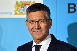 慕尼黑1860主席批拜仁主席海纳：他曾问我是谁，他需要更谦虚一点