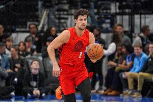 六犯提前离场！阿夫迪亚20投10中&三分7中2砍下29+6+7+2帽