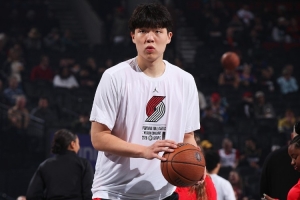 媒体人：只要杨瀚森在发展联盟打得好 在一队就一定会有出场时间