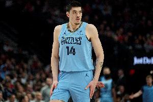 内线支柱！埃迪半场6中4拿下8分7篮板1盖帽