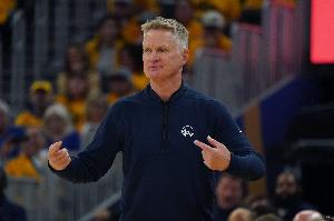 科尔：当我们的失误比对手少时战绩是8胜0负 反之是1胜8负