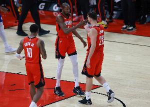 继续五大！火箭战掘金先发：阿门、杜兰特、贾巴里、申京、亚当斯