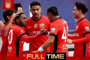 中超第30轮｜上海海港客场1-0大连英博，实现中超三连冠！