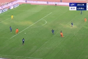 可惜！泽卡中路精妙直塞做球，瓦科推射击中立柱