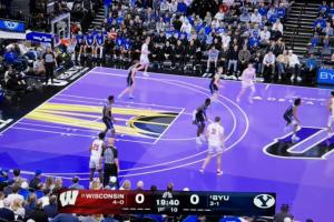 走错片场了？美媒：为什么有两支大学球队在爵士的NBA杯场地上啊