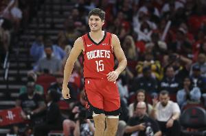 接球投三分命中率榜：谢泼德50%第3 八村塁47.1%第9 鲍威尔第10