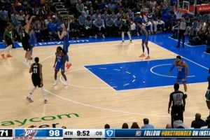 可惜了！杨瀚森弧顶获得机会三分未能命中