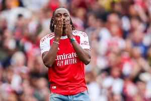 埃泽上演帽子戏法！BBC感叹：友情提醒，他今夏差点加盟热刺