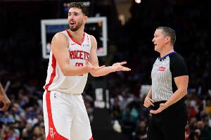 申京：我之前罚球确实不够好 原来的罚球仪式太耗时了