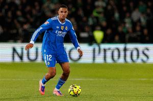 阿诺德对阵埃尔切尝试18次传中，是本赛季西甲单场纪录