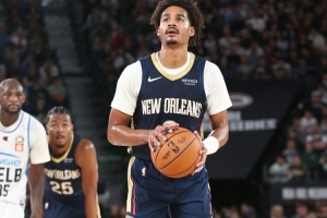 官方：赫伯特·琼斯右小腿轻微拉伤一周后复查 普尔恢复球场活动