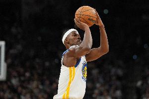 表现挺全面！巴特勒半场8中6&罚球1中1拿到13分 另有4板4助