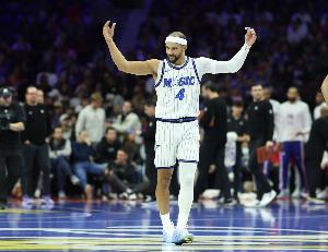 好好打球别打架！萨格斯16分钟内送出11助攻！杰夫·蒂格后首人