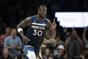 信心十足！兰德尔被吹犯规 森林狼果断挑战成功取消犯规拿到球权