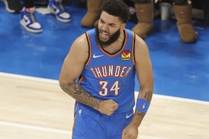 戴格诺特：肯威自带气场无畏精神和全能属性 他能回归再好不过了