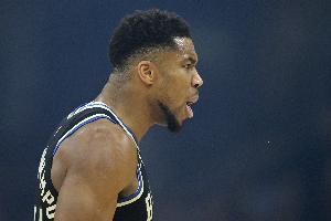 NBA杯雄鹿客战热火 连续缺阵3场的字母哥赛前决定是否出战