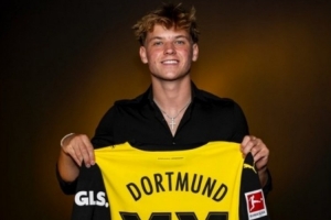 记者：19岁边锋科尔·坎贝尔希望冬窗离开多特，已提交转会申请