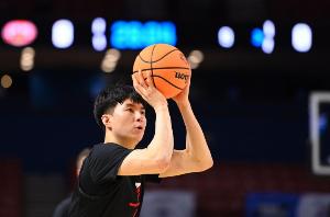 媒体人：我们今天确实被投爆了 李贤重轰9三分但赛后把功劳给队友