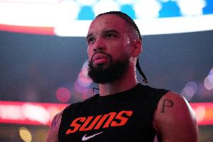 不理想！狄龙18中6拿到19分&三分9中2 有3失误5犯规