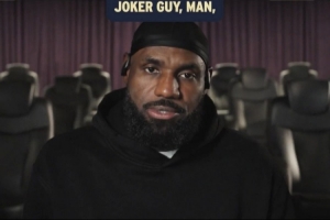 詹姆斯：约基奇在进攻端无所不能 你包夹或单防他都会付出代价