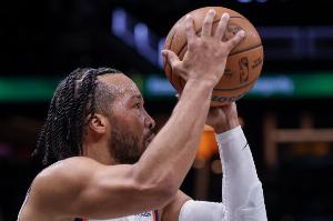 主攻手！布伦森第三节独得16分 三节17中11砍下31分4助