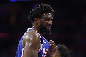 纳斯：恩比德明天有望出战 但我不知道该说希望很大还是很渺茫