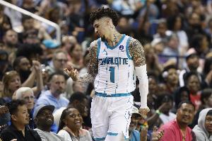 外线不准！拉梅洛·鲍尔三分球6中1拿到14分2板5助