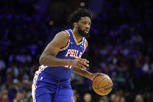 已缺阵9场！纳斯：恩比德明天有望出战 但可能性多高我说不准