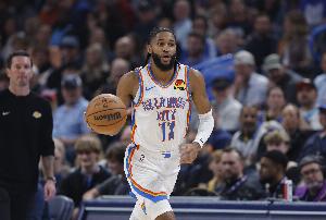 热得发烫！以赛亚·乔连中三记三分球