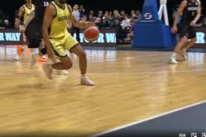 希基三分5中1回马枪神奇打板三分绝杀 澳大利亚世亚预2连胜新西兰