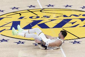 上头！东契奇连续出现失误 对手连续反击拿分