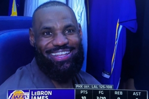 老詹谈昨天缺阵：这就叫老了 早起时会发现多了些昨天没有的毛病