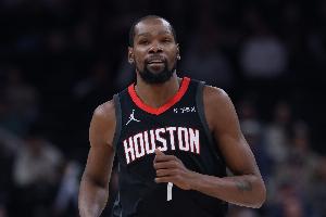 效率不高！杜兰特半场11中4拿到10分4板3助 3失误