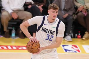 记者：独行侠客场击败掘金含金量十足 接下来等弗拉格三分回暖