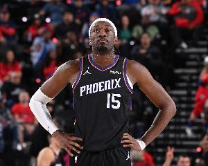 摧枯拉朽！马威顺下接球 起飞双手暴扣打进加罚