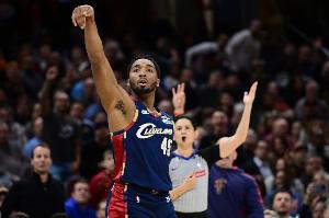 火力全开！米切尔27中16砍下43分9板6助 罚球9中7