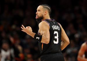 奋力反击！太阳内外开花打出7-0攻击波 反超比分打停湖人