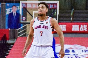 真够铁的！同曦首节三分球8中0&北控2中0均无斩获