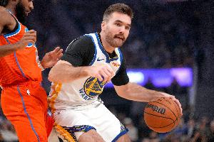 斯潘塞：赛斯可以随时随地出手 你知道他拥有那种出色的投篮手感