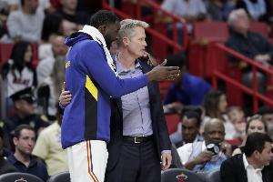 科尔忆73胜赛季：打灰熊时追梦曾在中场时说 他们很想要这个纪录