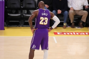 文胖：詹姆斯昨天看起来既没有爆发力也没弹跳 以前从未出现过