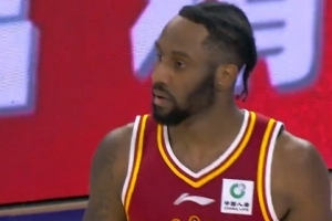 媒体人：山西队诺威尔+黑根斯防守好天赋高 其他球队都得注意一下