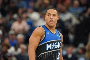 贝恩：这赛季刚开始对灰熊还有些生气 但我对前队友有很多爱