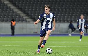 图片报：拜仁和众欧洲豪强都想签16岁艾希霍恩，赫塔想提高解约金