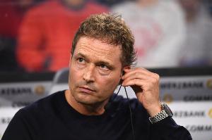 每体：巴萨助教索格和门将教练何塞·德拉富恩特被处罚停赛2场