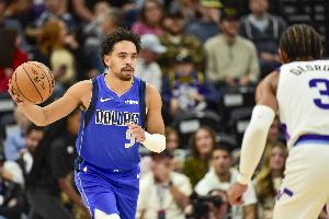 就是自信！小内姆哈德半场7中5&三分3中3砍13分3板6助 次节11分