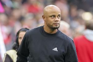 图片报：拜仁航班因大雾取消，全队只能前往70公里外其他机场搭乘