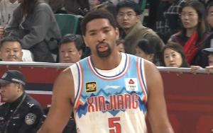 全能输出！劳森首发出战28分钟 10中5拿到12分8板9助