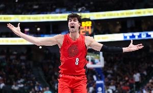 遥遥领先！开拓者半场罚球25中21&阿夫迪亚10中10 尼克斯仅6中5